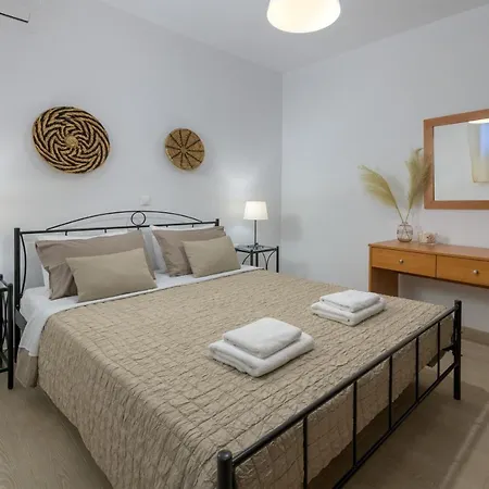 ヴィラ Corinna ラクハニア