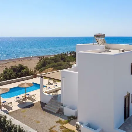 ヴィラ Corinna ラクハニア